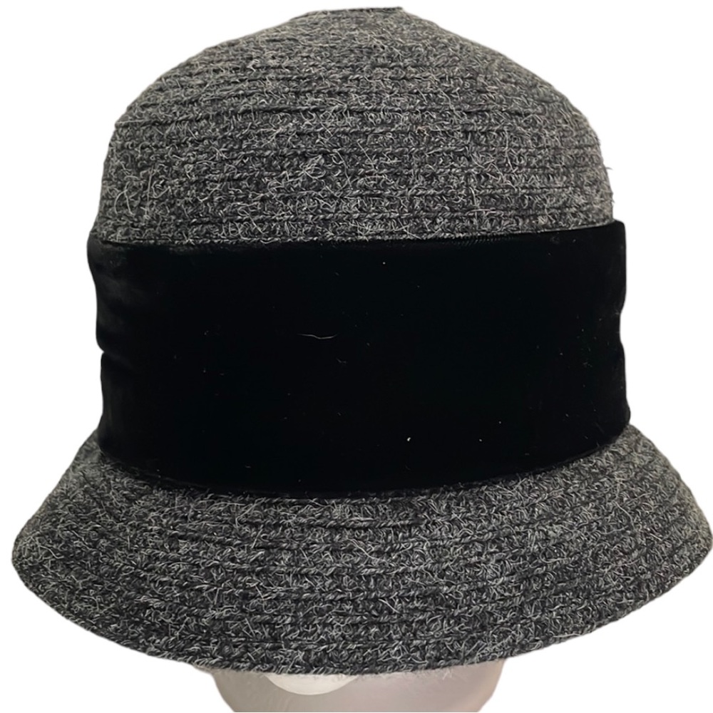 Vintage Hoodlums flapper wool blend bucket hat with velvet band NWT